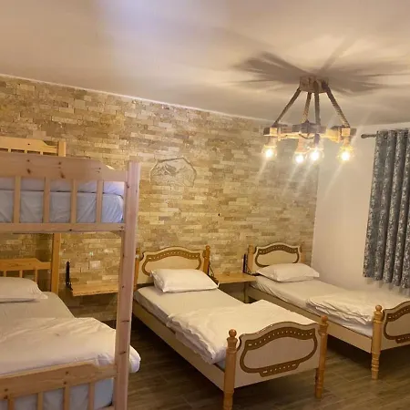 Perla E Tomorrit Polican