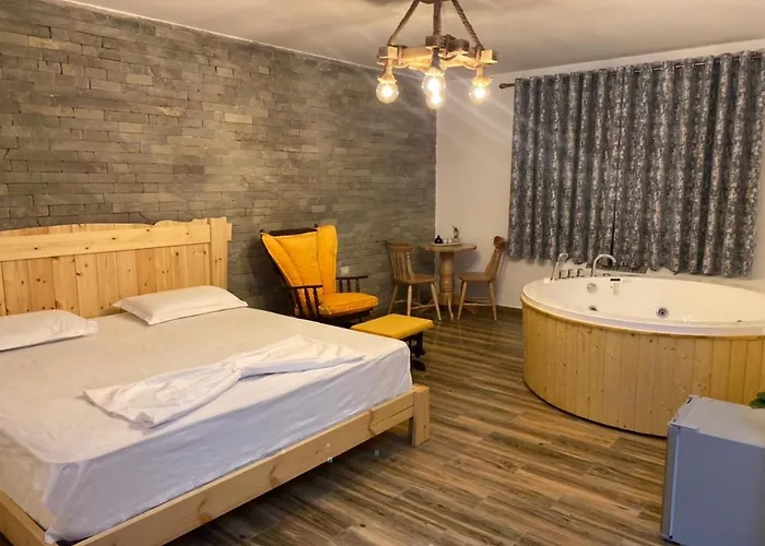 Perla E Tomorrit Hotel